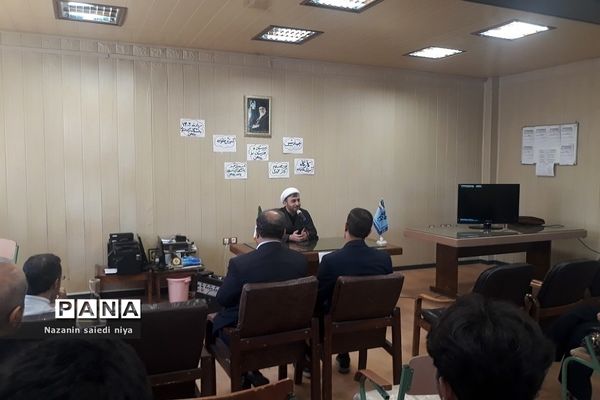 کارگاه آموزشی جهاد تبیین و آموزش خانواده در دبیرستان پسرانه سما رودهن