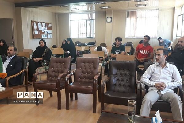 کارگاه آموزشی جهاد تبیین و آموزش خانواده در دبیرستان پسرانه سما رودهن