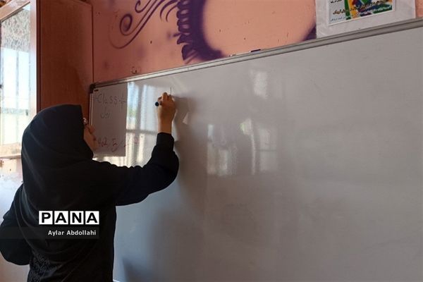 فعالیت کادر مدرسه نورقلم برای اوقات فراغت دانش‌آموزان شهرستان قرچک