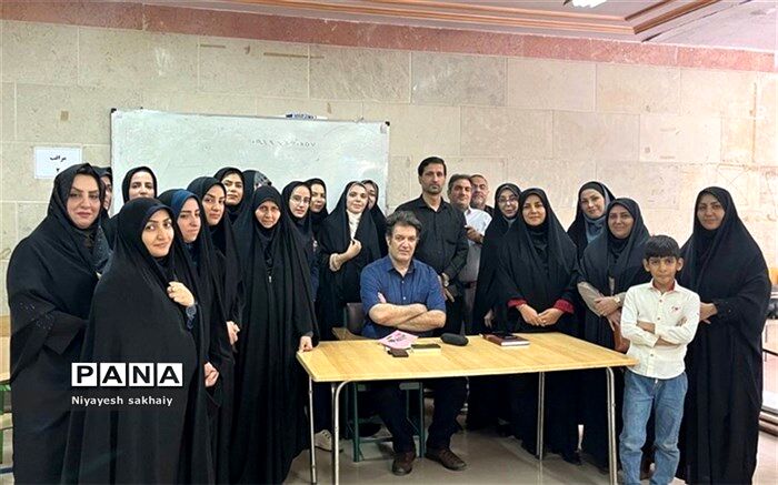 کارگاه هنرهای نمایشی با همکاری وزارت فرهنگ و ارشاد‌ در ورامین برگزار شد/فیلم