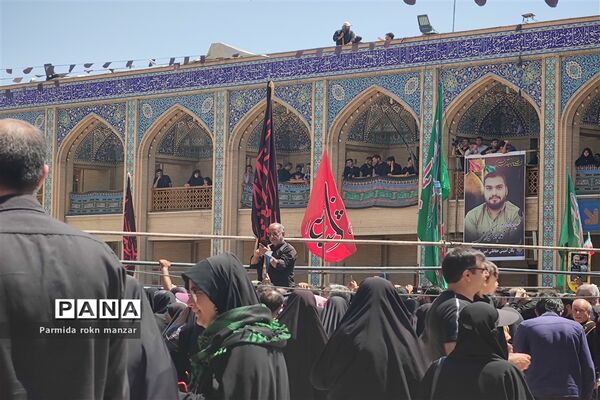 تشییع پیکر مطهر دوتن از شهدای حادثه تروریستی حرم حضرت شاهچراغ(ع)