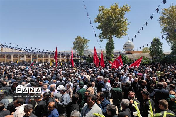 تشییع پیکر مطهر دوتن از شهدای حادثه تروریستی حرم حضرت شاهچراغ(ع)