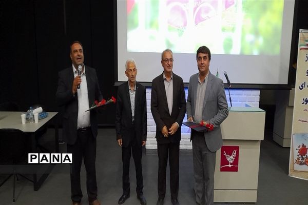 تجلیل از خبرنگاران در نور