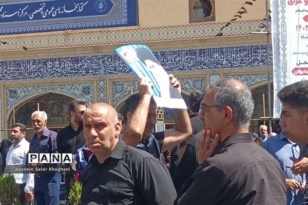 وداع با ۲  شهید حادثه تروریستی با حضور پر شور مردم شیراز
