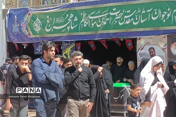 وداع با ۲  شهید حادثه تروریستی با حضور پر شور مردم شیراز