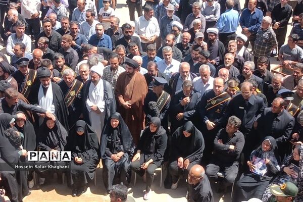 وداع با ۲  شهید حادثه تروریستی با حضور پر شور مردم شیراز
