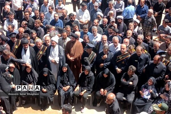 وداع با ۲  شهید حادثه تروریستی با حضور پر شور مردم شیراز