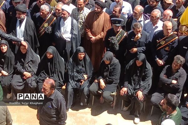وداع با ۲  شهید حادثه تروریستی با حضور پر شور مردم شیراز