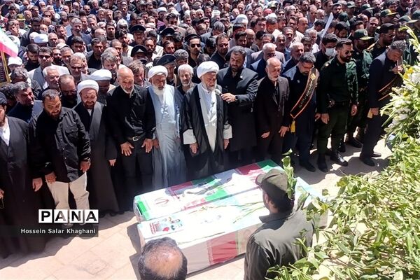 وداع با ۲  شهید حادثه تروریستی با حضور پر شور مردم شیراز