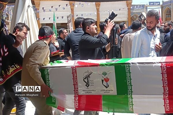 وداع با ۲  شهید حادثه تروریستی با حضور پر شور مردم شیراز