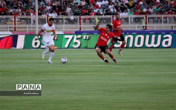 صدر جدول لیگ برتر طلایی شد