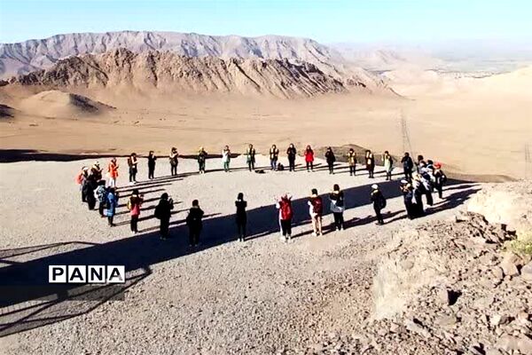 دوره آموزش کوهنوردی برای دانش‌آموزان عضو سازمان دانش‌آموزی استان اصفهان