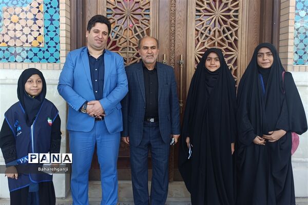 میزخدمت نواحی چهارگانه آموزش و پرورش فارس در نماز جمعه