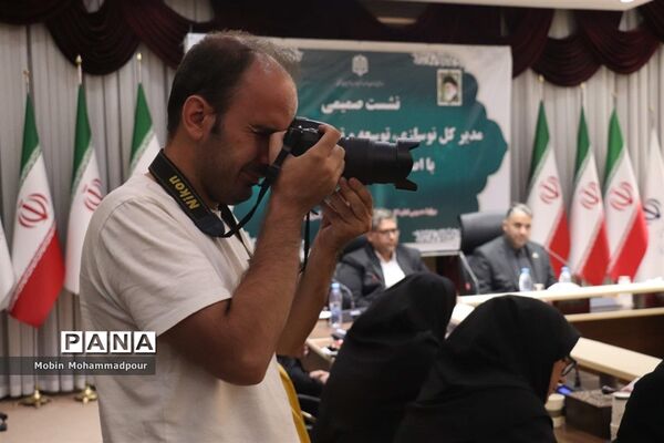 نشست خبری مدیرکل نوسازی، توسعه و تجهیز مدارس آذربایجان شرقی