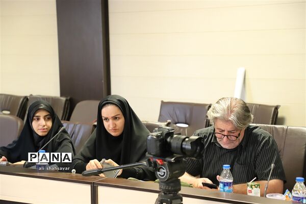 نشست خبری مدیرکل قرآن، عترت و نماز وزارت آموزش و پرورش با اصحاب رسانه