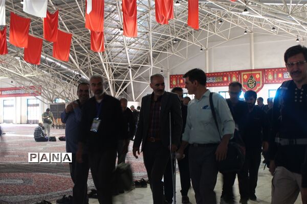 اعزام کاروان رهسپاران عصر ظهور از محلات کم‌برخوردار و روسای مراکز نیکوکاری به پیاده‌روی اربعین