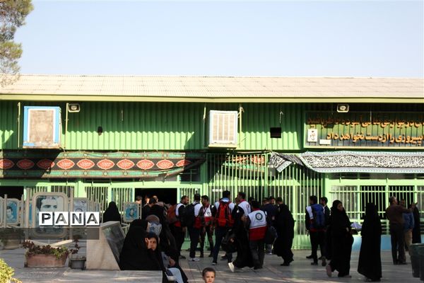 اعزام کاروان رهسپاران عصر ظهور از محلات کم‌برخوردار و روسای مراکز نیکوکاری به پیاده‌روی اربعین