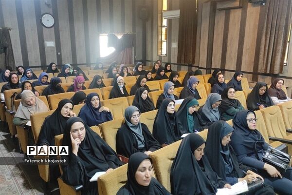 برگزاری کارگاه آموزش ریاضی ویژه آموزگاران دوره ابتدایی شهرستان‌قرچک