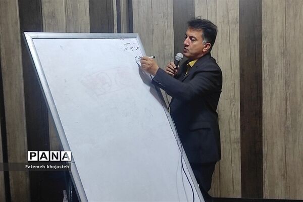 برگزاری کارگاه آموزش ریاضی ویژه آموزگاران دوره ابتدایی شهرستان‌قرچک