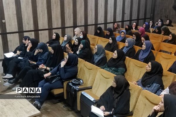 برگزاری کارگاه آموزش ریاضی ویژه آموزگاران دوره ابتدایی شهرستان‌قرچک