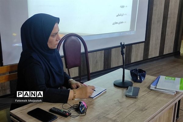 برگزاری کارگاه آموزش ریاضی ویژه آموزگاران دوره ابتدایی شهرستان‌قرچک