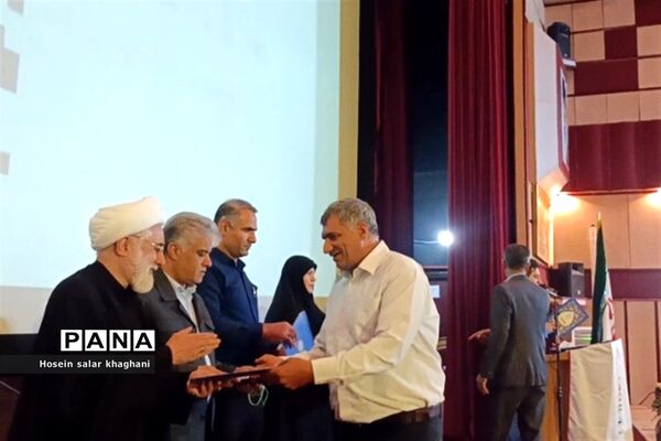 برگزاری کارگاه آموزشی اخلاق حرفه‌ای کسب و کار رانندگان سرویس مدارس  در شیراز