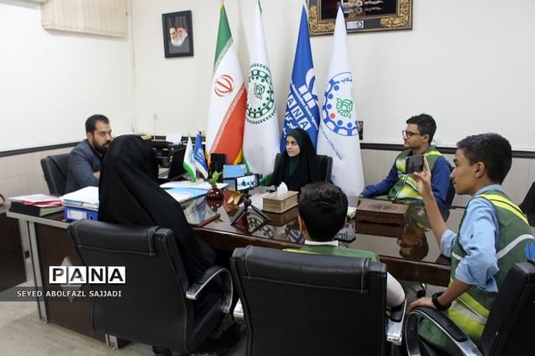 نشست هم‌اندیشی  پسران تیم دانش‌آموزی تولید محتوا سازمان دانش‌آموزی شهرستان‌های تهران