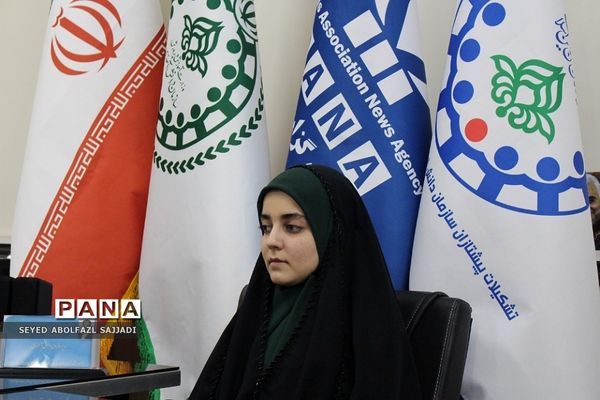 نشست هم‌اندیشی  پسران تیم دانش‌آموزی تولید محتوا سازمان دانش‌آموزی شهرستان‌های تهران