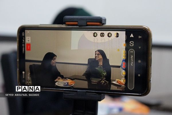 نشست هم‌اندیشی  پسران تیم دانش‌آموزی تولید محتوا سازمان دانش‌آموزی شهرستان‌های تهران