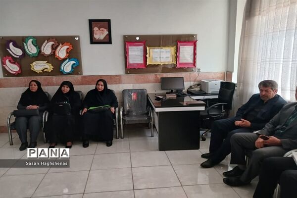 جلسه قطبی شورای انجمن اولیا و مربیان در اسلامشهر