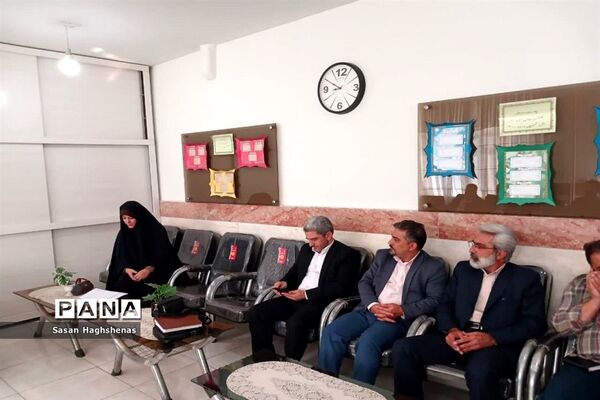 جلسه قطبی شورای انجمن اولیا و مربیان در اسلامشهر