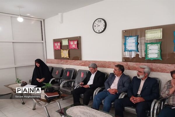 جلسه قطبی شورای انجمن اولیا و مربیان در اسلامشهر