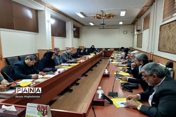 جلسه قطبی شورای انجمن اولیا و مربیان در اسلامشهر
