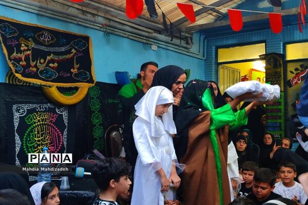 برگزاری مراسم آیین سوگواره کودکان عاشورایی در ناحیه ۶ مشهد مقدس