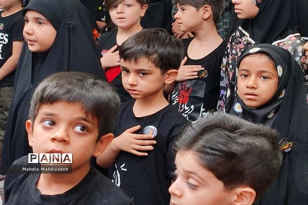 برگزاری مراسم آیین سوگواره کودکان عاشورایی در ناحیه ۶ مشهد مقدس