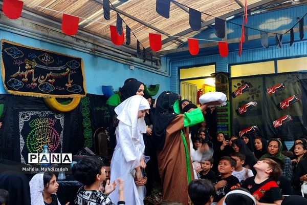 برگزاری مراسم آیین سوگواره کودکان عاشورایی در ناحیه ۶ مشهد مقدس