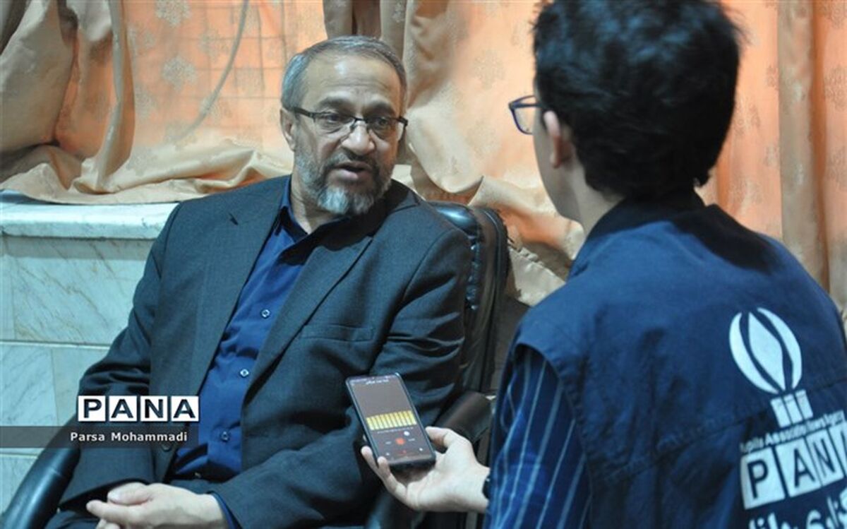 دانش‌آموزان تشکلاتی، یاران ما در مشکلات فرهنگی هستند