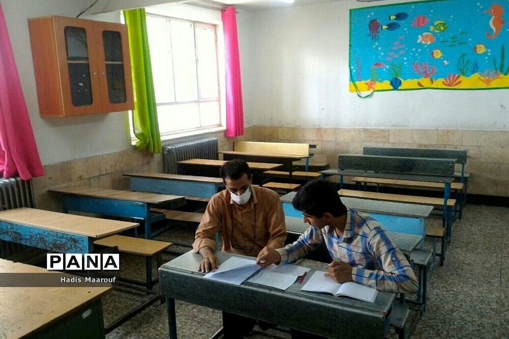 استقرار میز هدایت تحصیلی در مدارس بهارستان دو