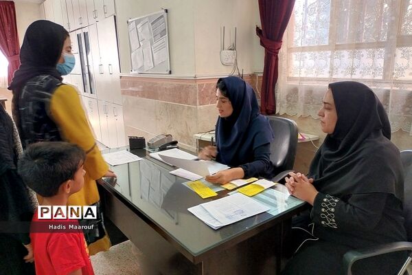 استقرار میز هدایت تحصیلی در مدارس بهارستان دو
