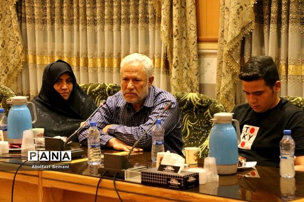 آیین تجلیل از فرهنگیان آزاده قم