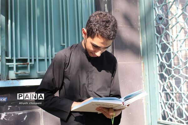 آیین بدرقه دانش‌آموزان پسر منتخب شهر تهران به مرحله نهایی مسابقات قرآن، عترت و نماز
