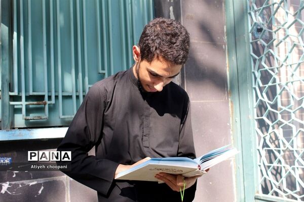 آیین بدرقه دانش‌آموزان پسر منتخب شهر تهران به مرحله نهایی مسابقات قرآن، عترت و نماز