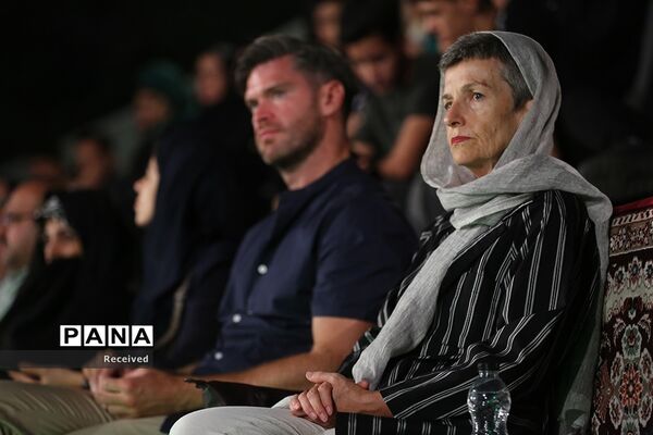 تعزیه‌های «شبیه نور» در پردیس تئاتر تهران با حضور سفیر استرالیا و ترکیه