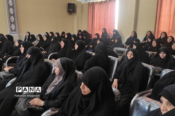 برگزاری نشست بصیرتی با محوریت فتنه ۱۴۰۱ در شهرستان‌قرچک