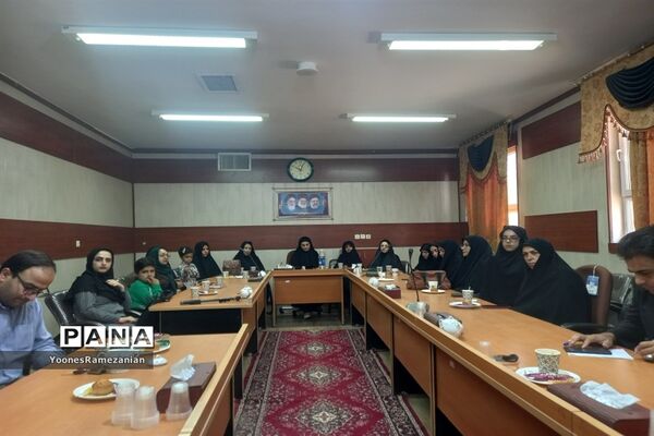 مراسم تجلیل از مربیان کلاس‌های اوقات فراغت تابستان