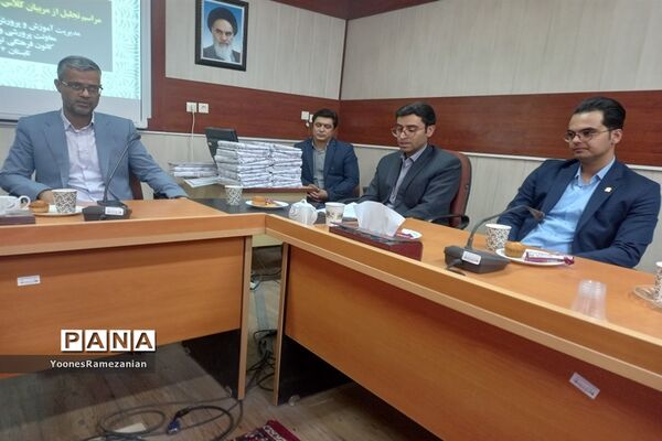 مراسم تجلیل از مربیان کلاس‌های اوقات فراغت تابستان