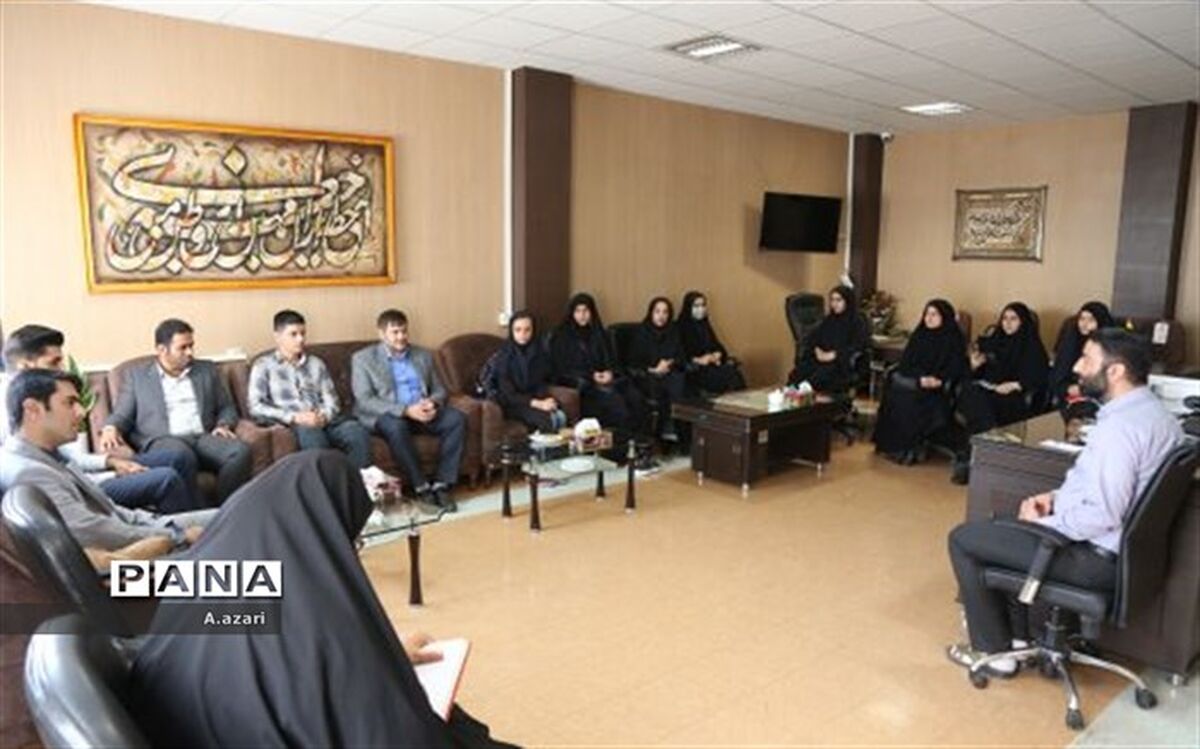 دیدار خبرنگاران پانا و سفیران رسانه با مدیر کل فرهنگ و ارشاد شهرکرد