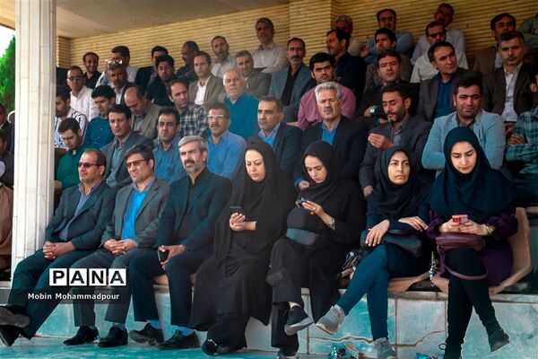 اعزام بزگترین کاروان تجهیزات آموزشی کشور