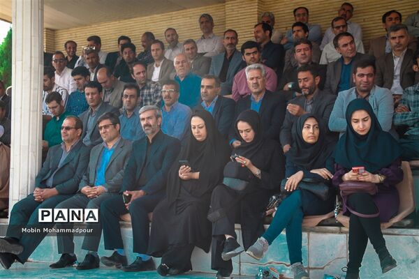 اعزام بزگترین کاروان تجهیزات آموزشی کشور