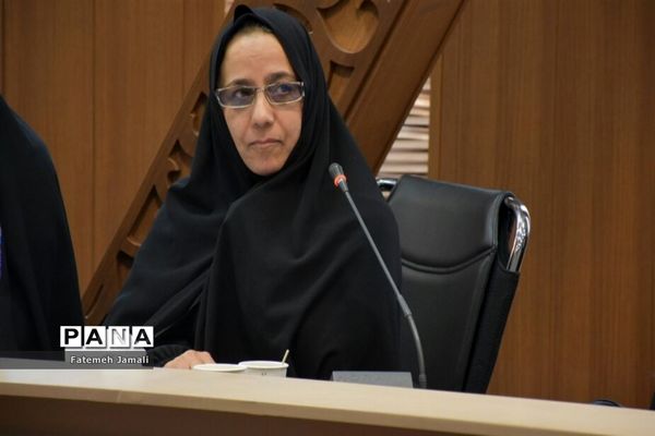 دوره تربیت مدیران منتخب مدارس متوسطه استان بر اساس سند تحول بنیادین